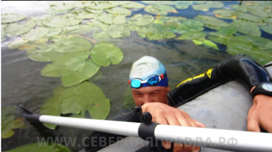 Костромич переплыл 8-километровое озеро за три часа