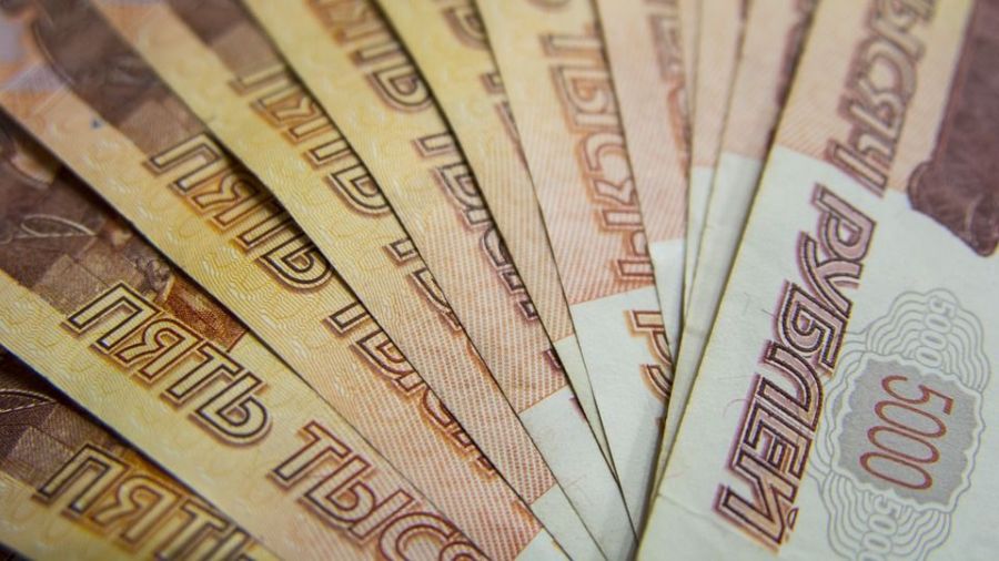 Работник администрации распродал государственные машины