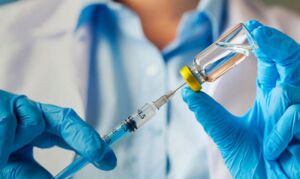 Костромским пенсионерам разрешили делать прививку от коронавируса