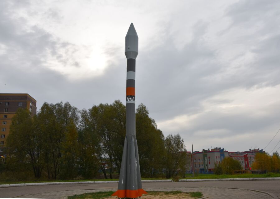 Огромную ракету в костромском парке Победы решили перенести