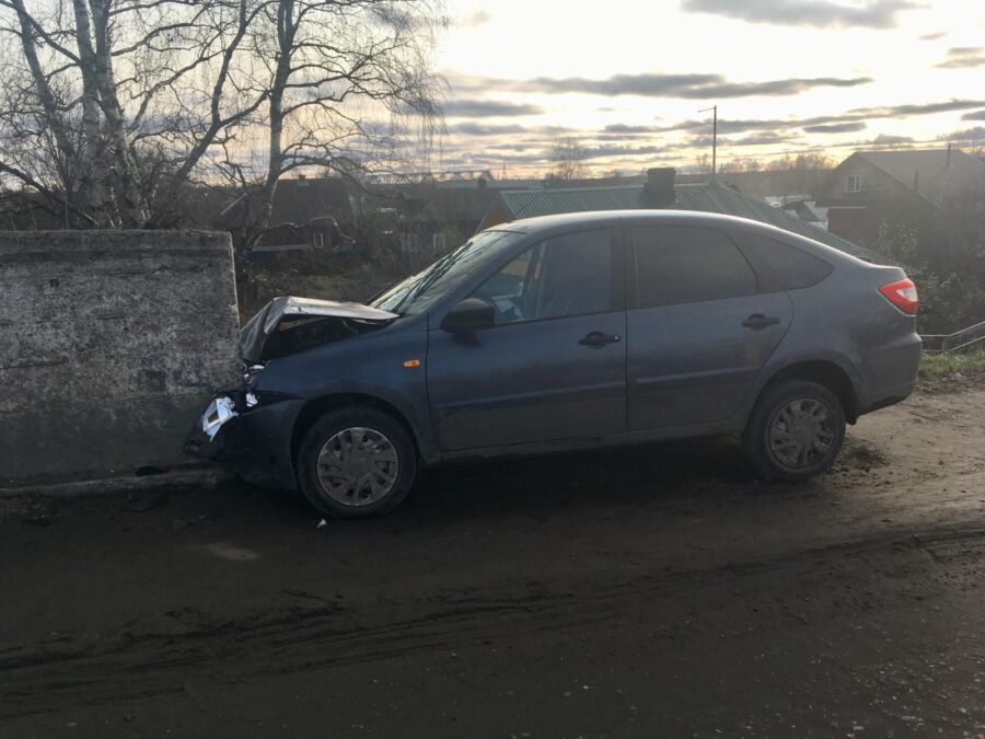 Костромской пенсионер погиб в аварии на мосту