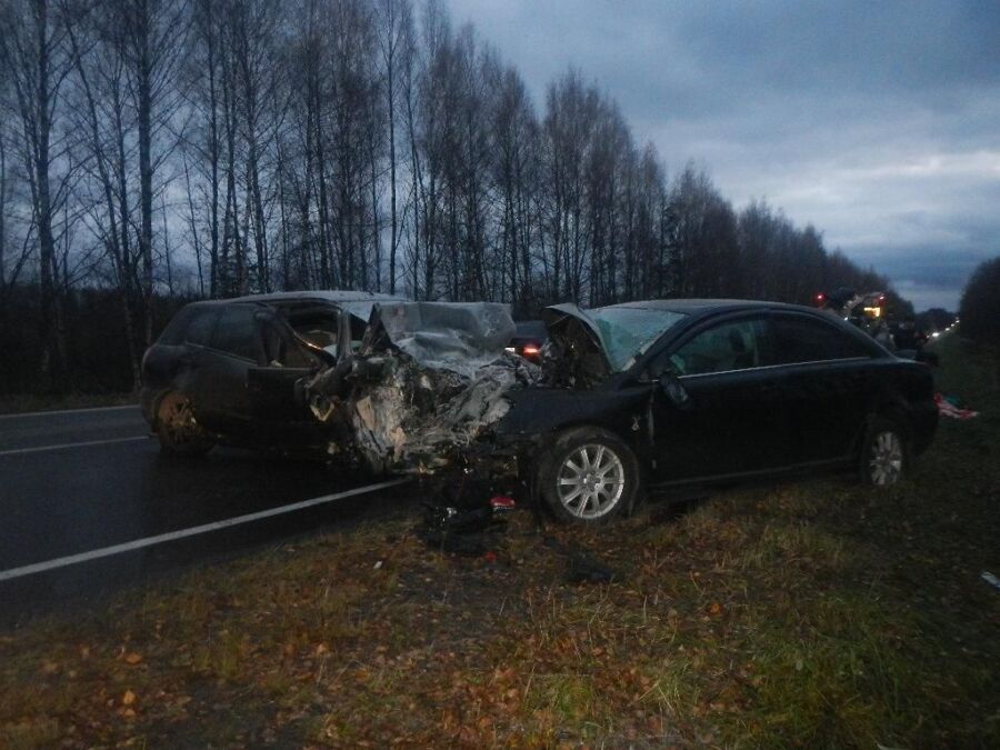 Сразу три человека погибли в аварии под Костромой