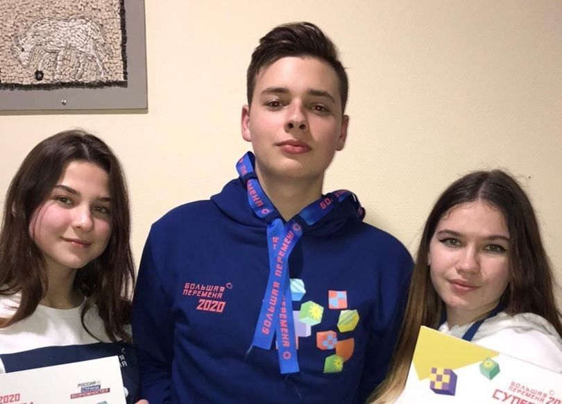 Две костромские школьницы получили по 200 тысяч рублей за свой ум