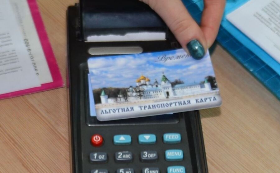 Костромичам рассказали все о несгораемых поездках на транспортных картах