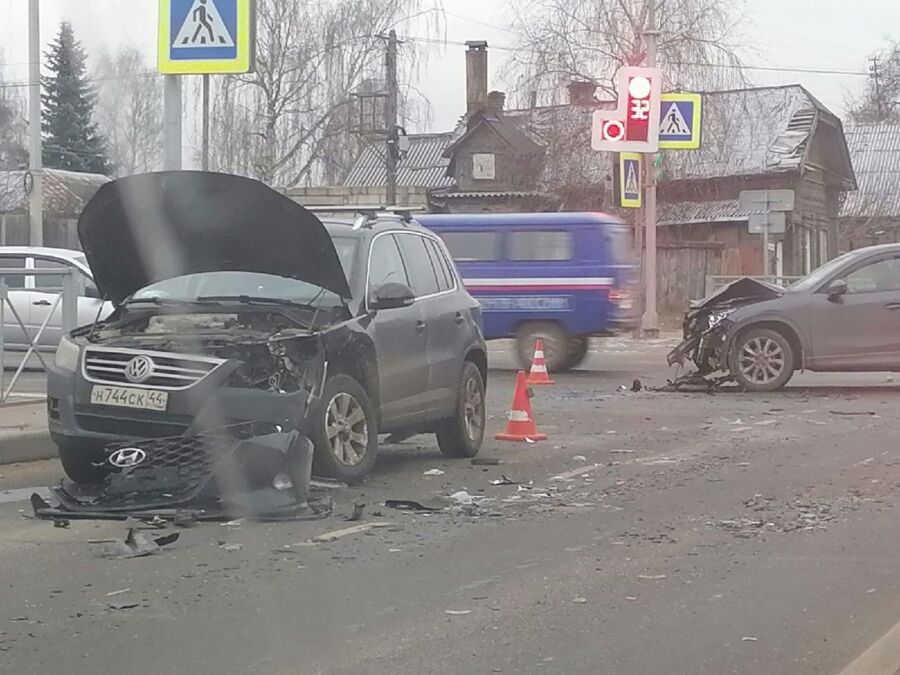 Еще одна ужасная авария произошла около центра Костромы
