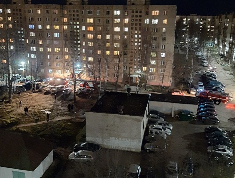 Полиция и пожарные спасали от призрака жильцов девятиэтажки в Костроме
