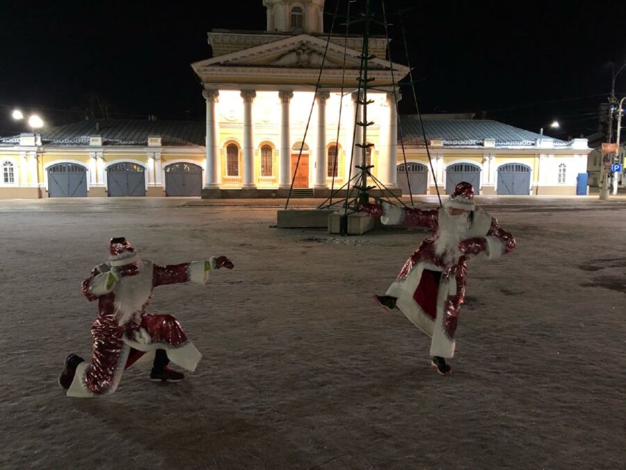 Убегающих Дедов Морозов заметили в Костроме