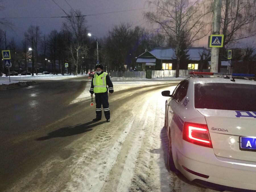 Массовые проверки водителей и пешеходов начинаются в Костроме