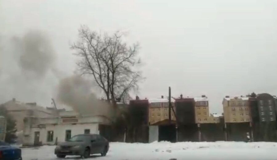 «Берендеевы пруды» в Костроме окутал едкий дым