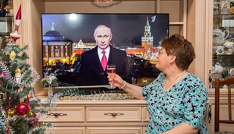 Владимир Путин напомнил о невзгодах и поздравил костромичей