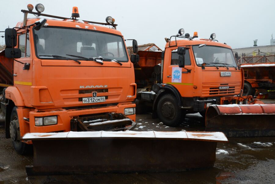 Тысячи кубометров снега вывезли из Костромы