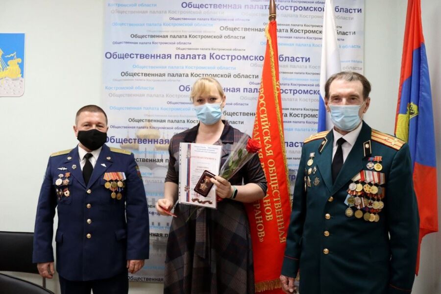 Костромских врачей из «красной зоны» наградили орденами