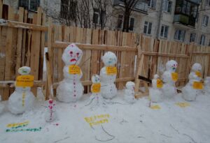 Конфликт на Окружной: на пикет вышли снеговики
