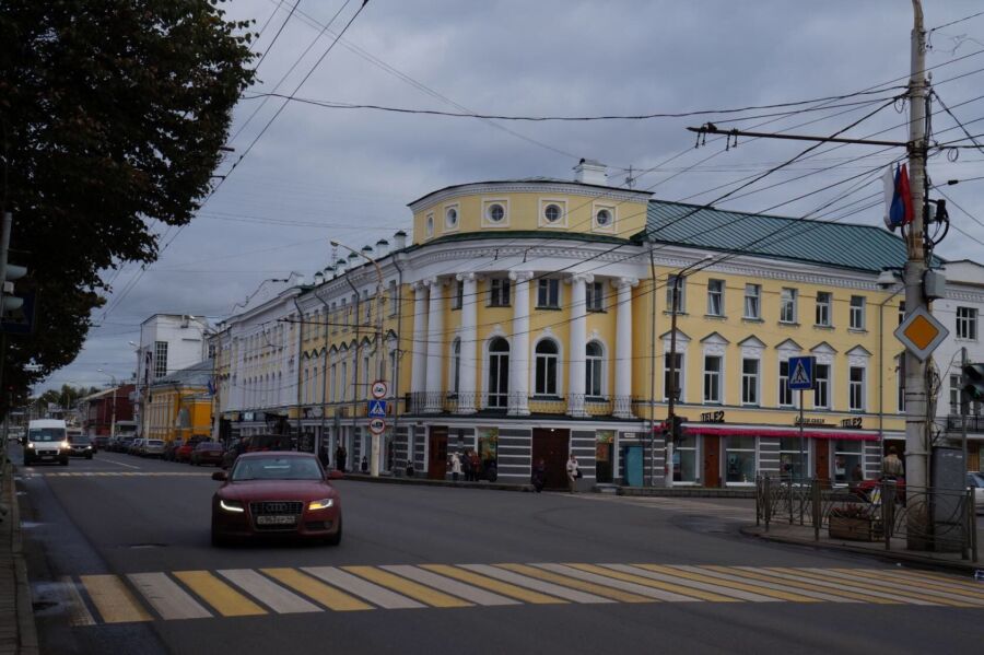 Женщина получила 130 тысяч рублей после падение в центре Костромы