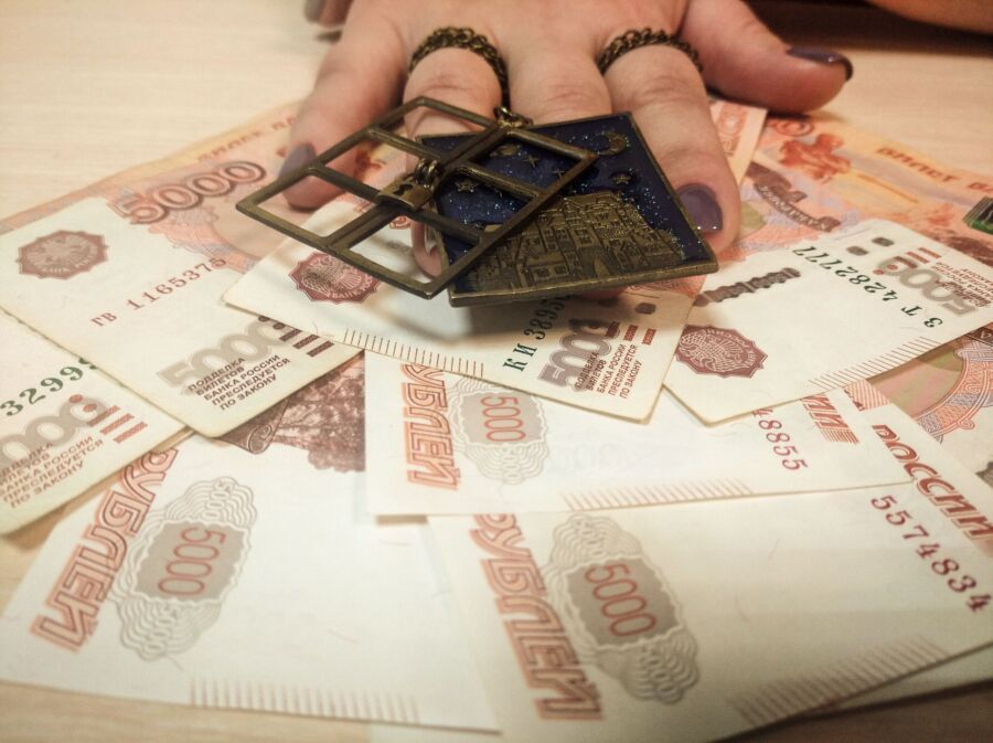 Костромичка взяла 200 рублей, а отдавать придется 200 тысяч