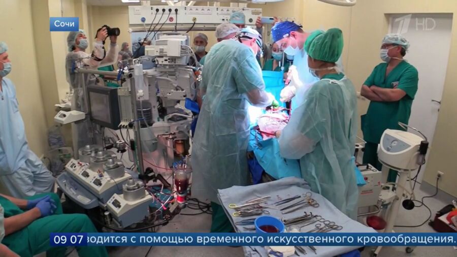 Онкологи из Костромы помогли провести первую в мире операцию на головном мозге