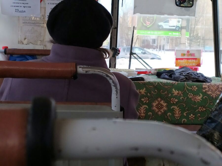 Пенсионеры с проездными в автобусах Костромы стали жертвами чудовищного оскорбления