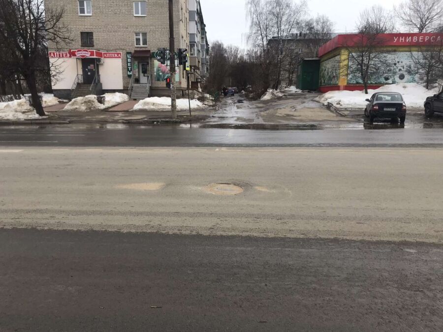 Трещины обнаружили на недавно отремонтированных дорогах в Костроме