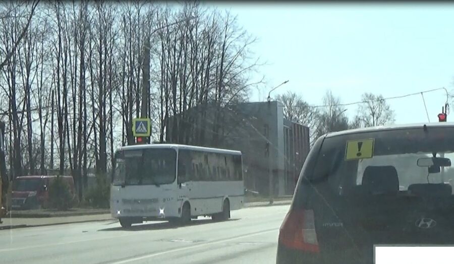 Полицейские тайно преследуют автобусы в Костроме