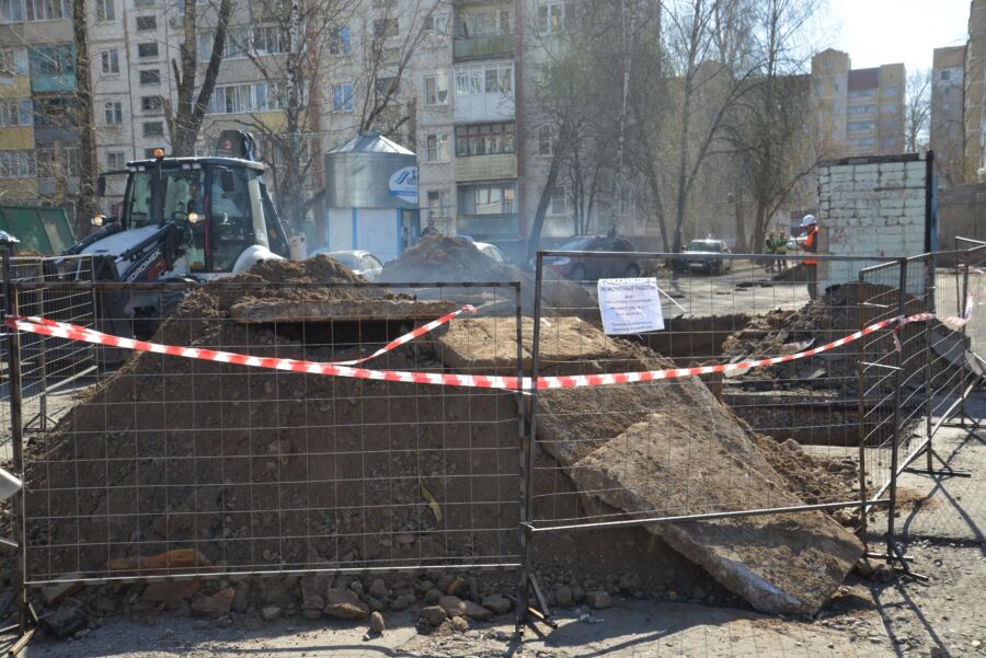 Трубы в Костроме ремонтируют очень-очень медленно
