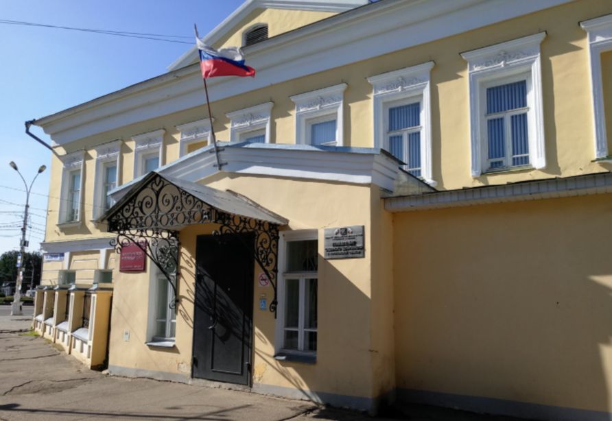 Костромского чиновника посадили за секс и распространение порно со школьницами