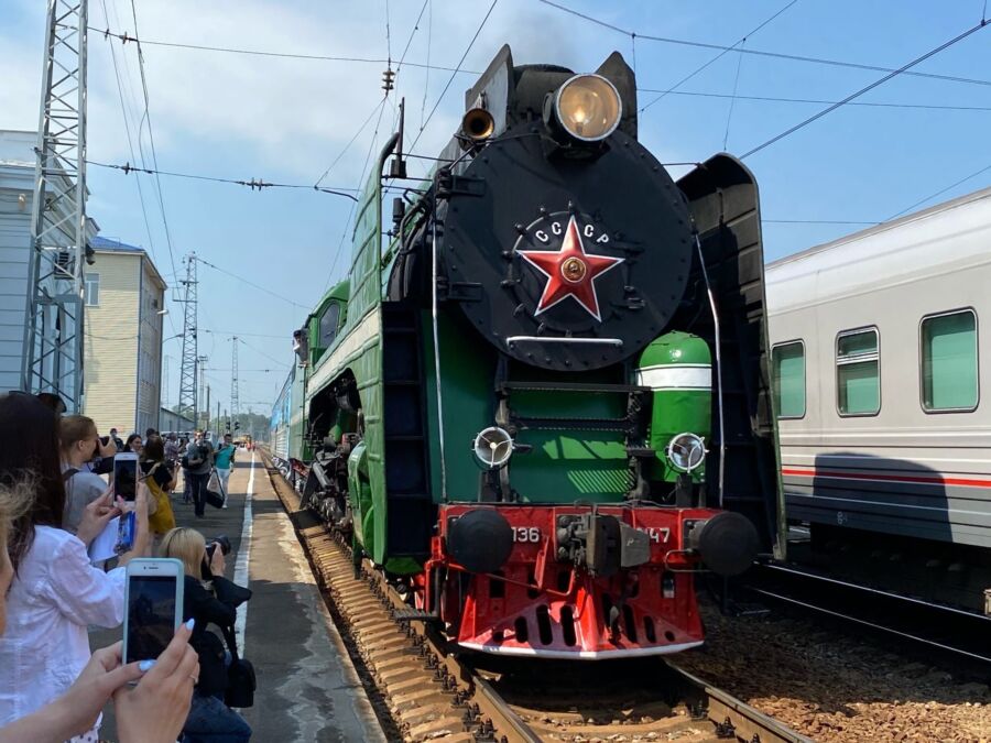 Первый туристический ретро-поезд выехал из Ярославля в Кострому