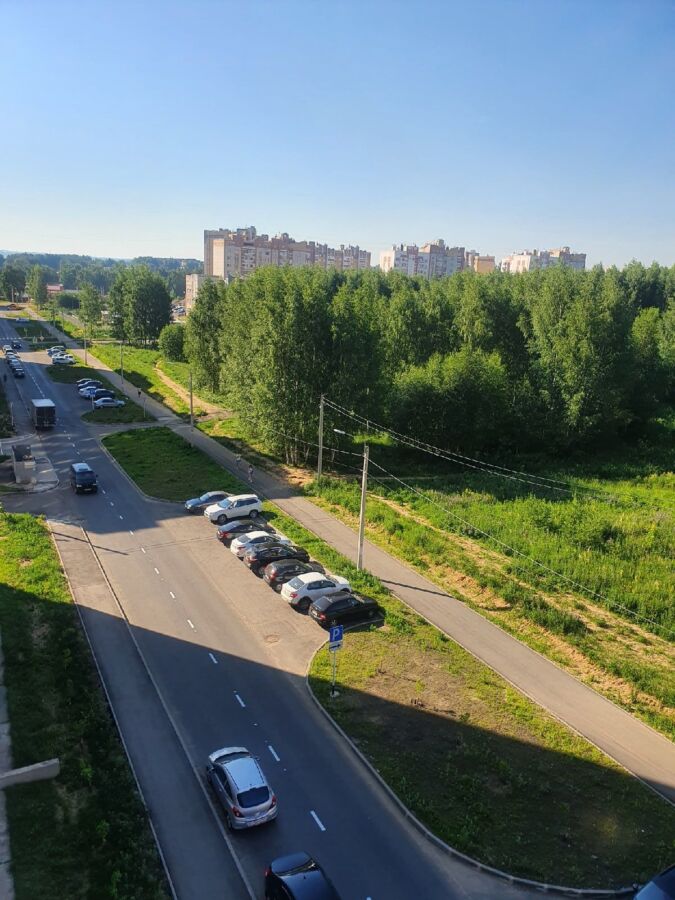 Чиновники пообещали разобраться с опасной парковкой в Заволжье