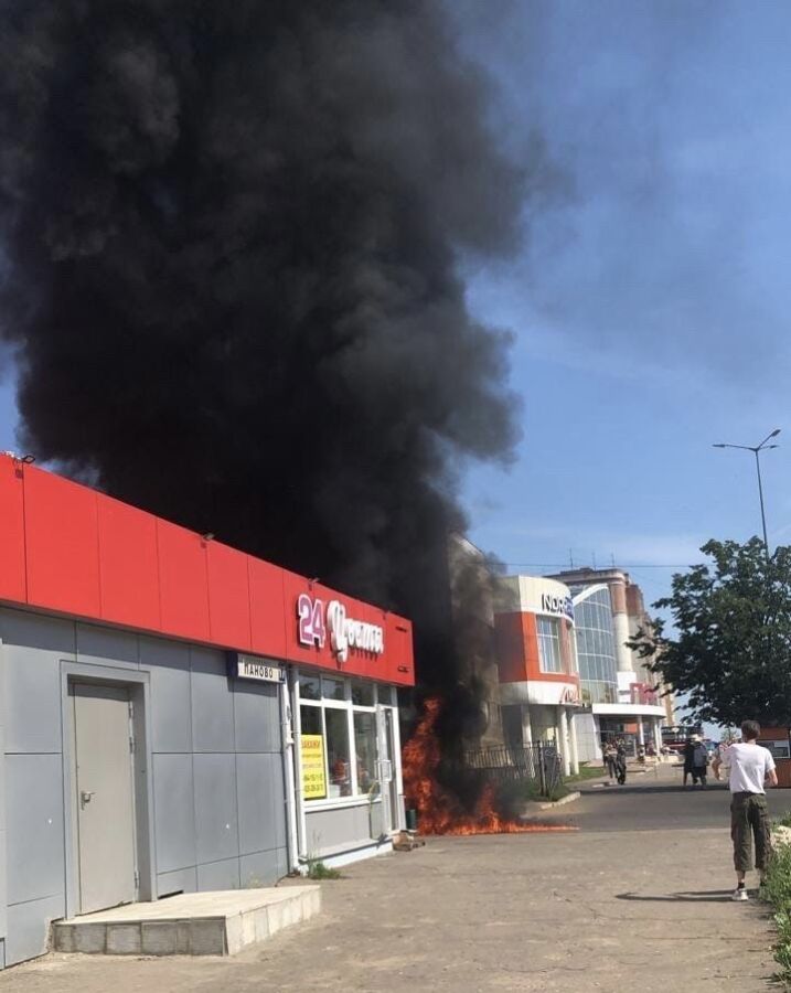 Дым виден даже из центра: в Костроме загорелась маршрутка