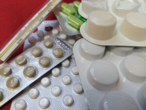 Глава депздрава подтвердил ажиотажный спрос на лекарства в Костромской области