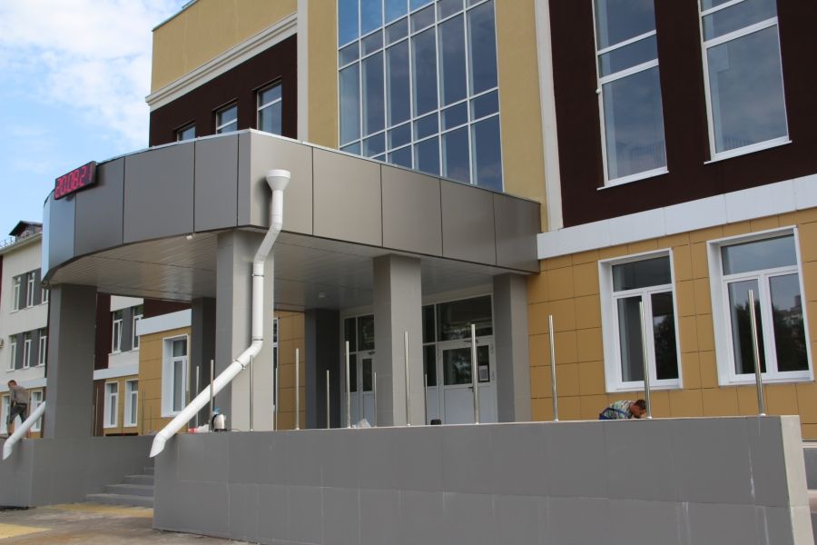 Душевые и комната для сна: как выглядит новая школа в Костроме изнутри