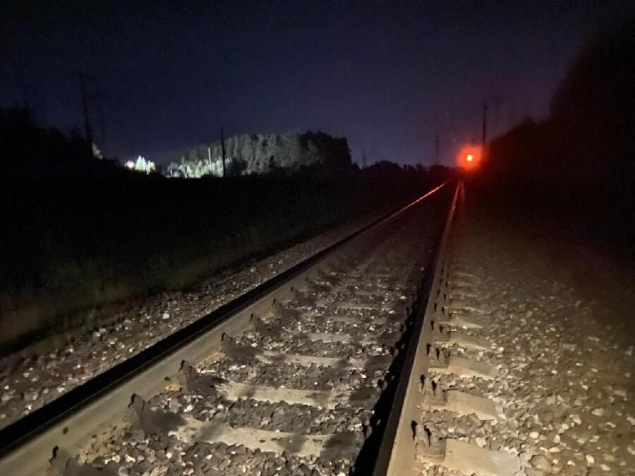 Подростка с сильными ожогами нашли у поезда в Костромской области