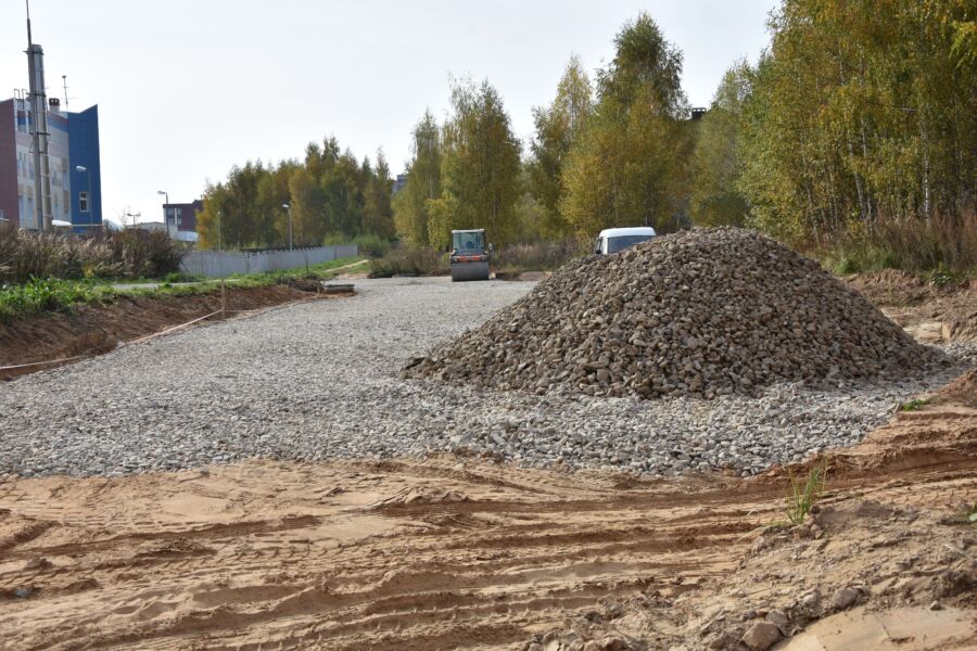 Новую дорогу в Костроме за 40 миллионов строит слишком мало людей