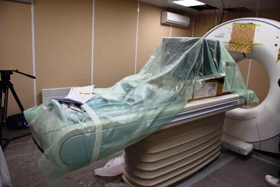 Долгожданный томограф в костромской больнице не могут запустить из-за одной подписи