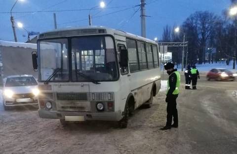 Пять автобусов с детьми сняли с маршрутов в Костромской области