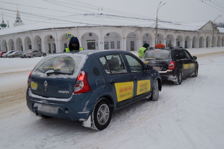 Костромские таксисты продолжают ездить на неисправных машинах