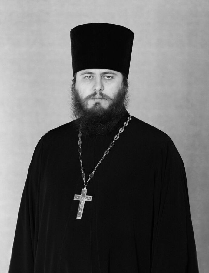 Молодой священник с коронавирусом умер в Костромской области