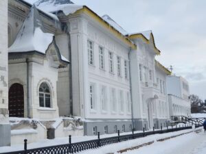 Малюсенький памятник Николаю II появился в Костроме