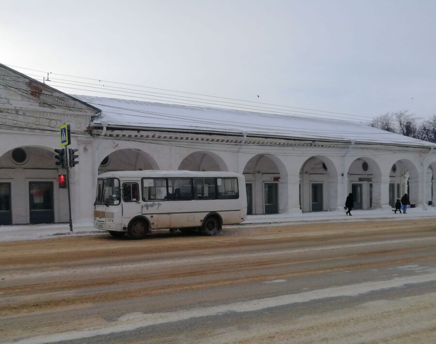Автобусы в Костроме меняют маршруты из-за закрытия путепровода: новая схема