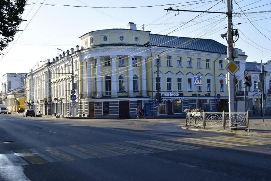 Водитель автобуса насмерть сбил женщину в центре Костромы