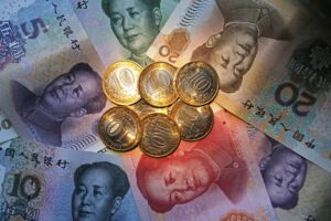 Костромичи начали расплачиваться фальшивыми юанями