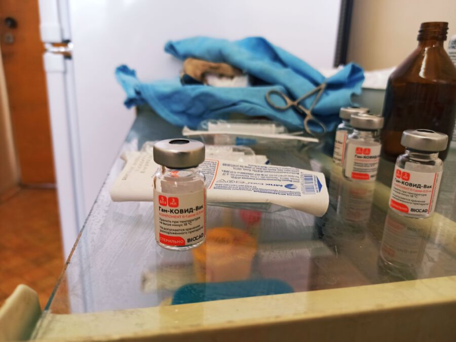 В Костромскую область везут тысячи доз вакцины от коронавируса
