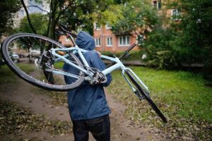 «Втащить бы ему за такое!»: костромичи жалуются на обезумевших велосипедистов