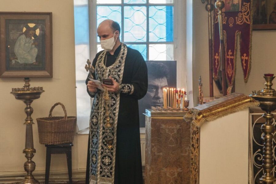 Оштрафованный после проповеди о мире на Украине отец Иоанн покидает свой приход