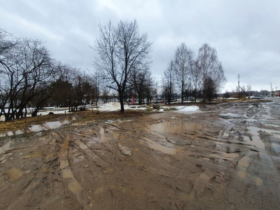 Новенький парк в Костроме стал для отдыхающих неприступной крепостью