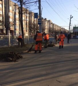 Успеть за четыре дня: Кострому потребовали очистить от грязи до 9 мая