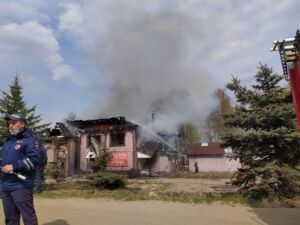 Пожар в здании костромского кафе тушили больше 5 часов