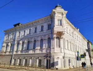 Здание у музколледжа в Костроме продают по цене однокомнатной квартиры