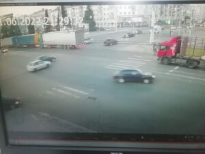 19-летний дальнобойщик перекрыл всем улицу Советскую в Костроме