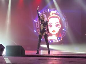 Костюм паука, эротические танцы, песни про секс: костромичи побывали на концерте Ольги Бузовой