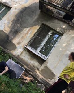 Костромич рухнул на землю вместе с балконом